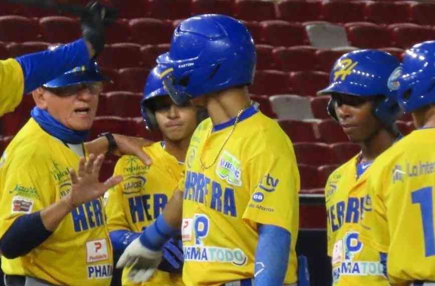 Herrera Se Mide Ante Cocl En El Estadio Claudio Nieto De Monagrillo